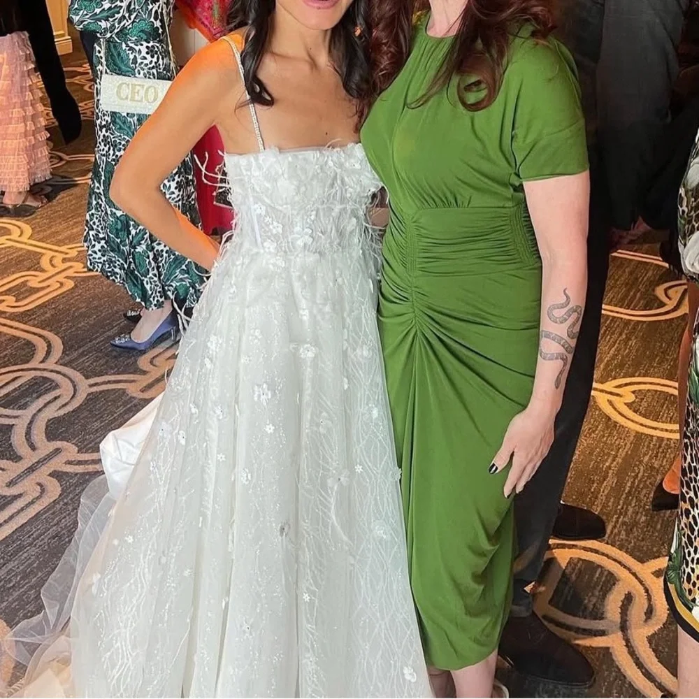 Gorgeous Silk Green Dress - Picture 2 of 6